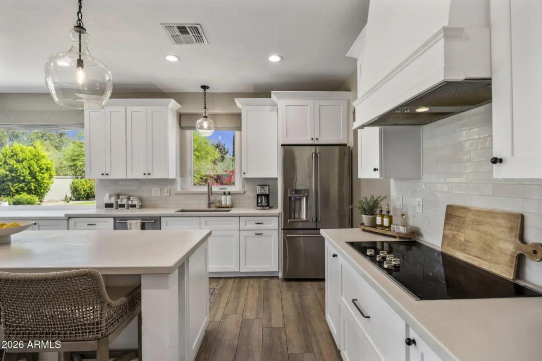 Real Estate Picture 16
