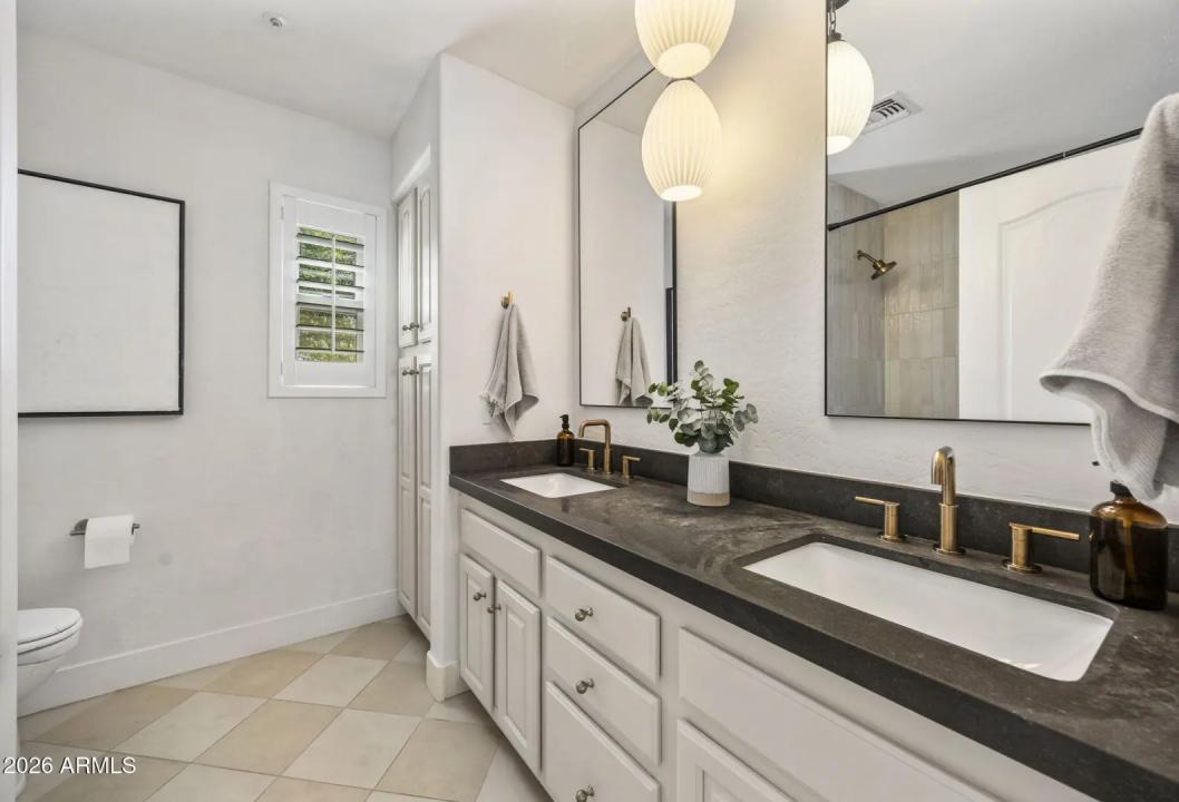 Real Estate Picture 18