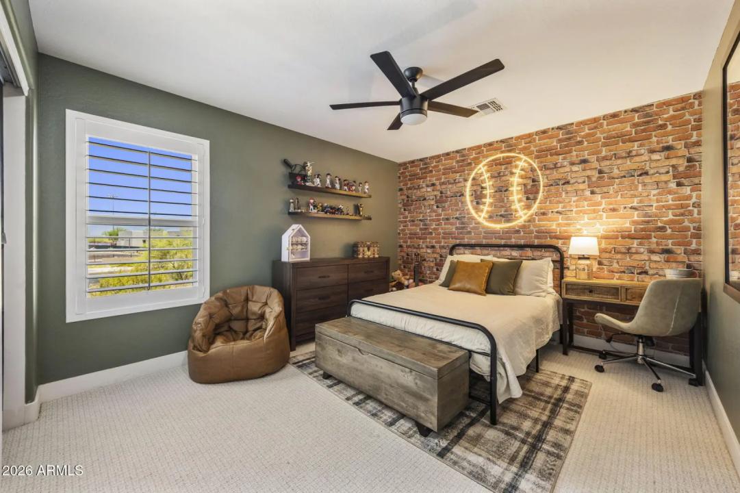 Real Estate Picture 22