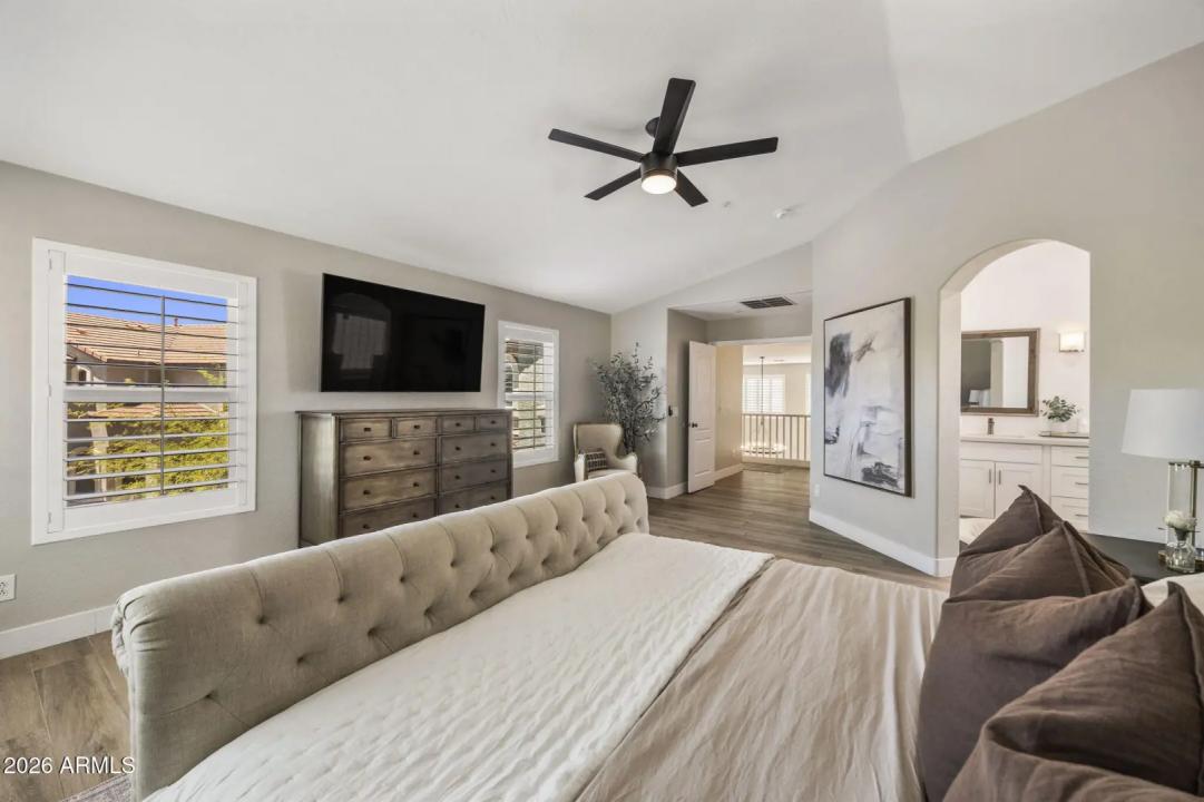 Real Estate Picture 24
