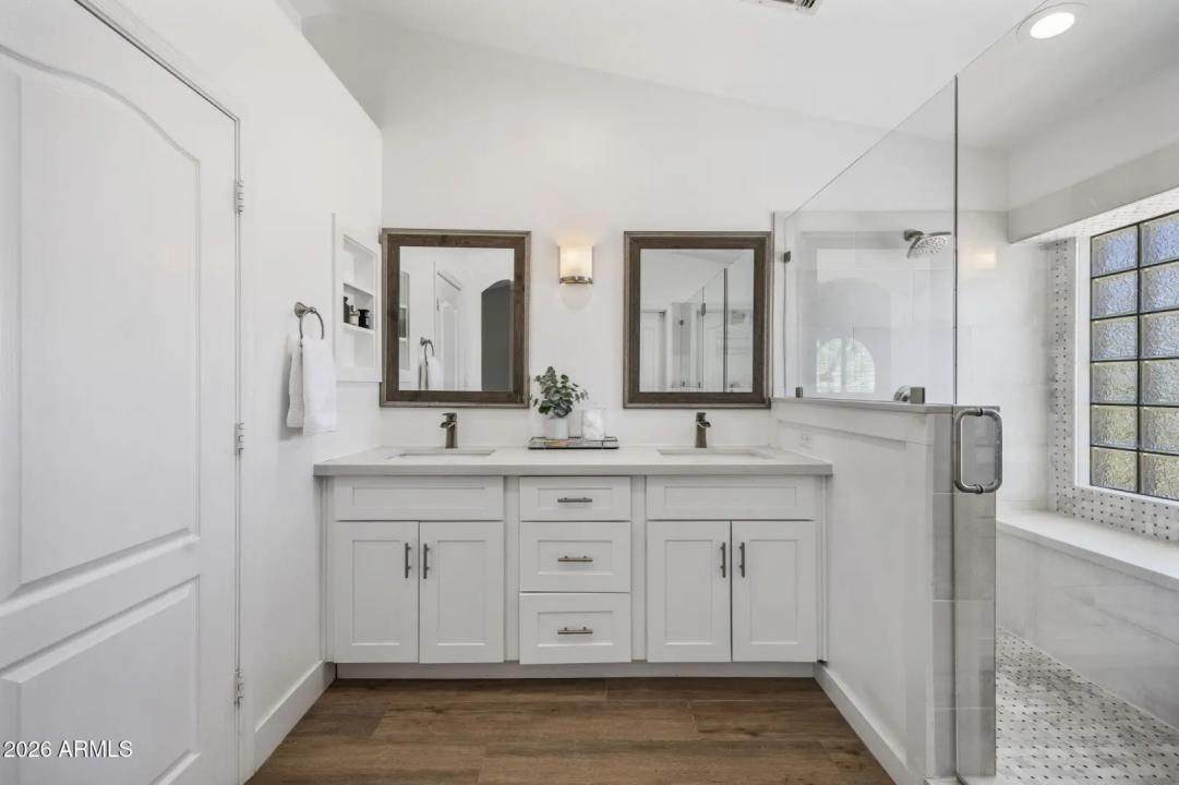 Real Estate Picture 27