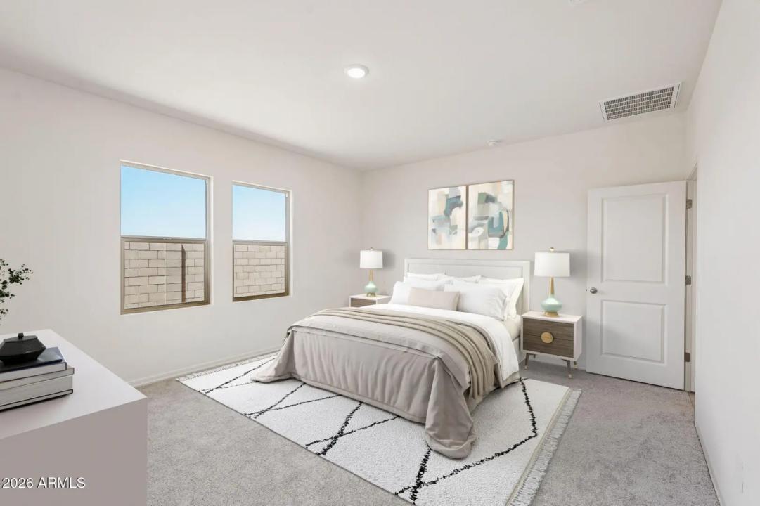 Real Estate Picture 3