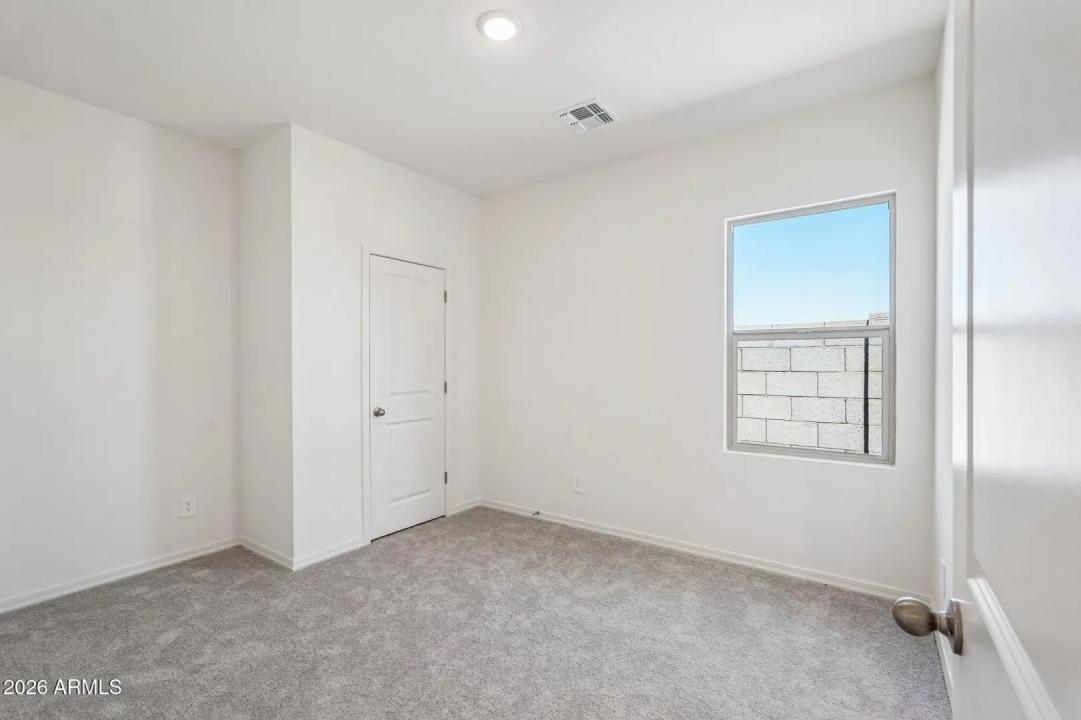 Real Estate Picture 26