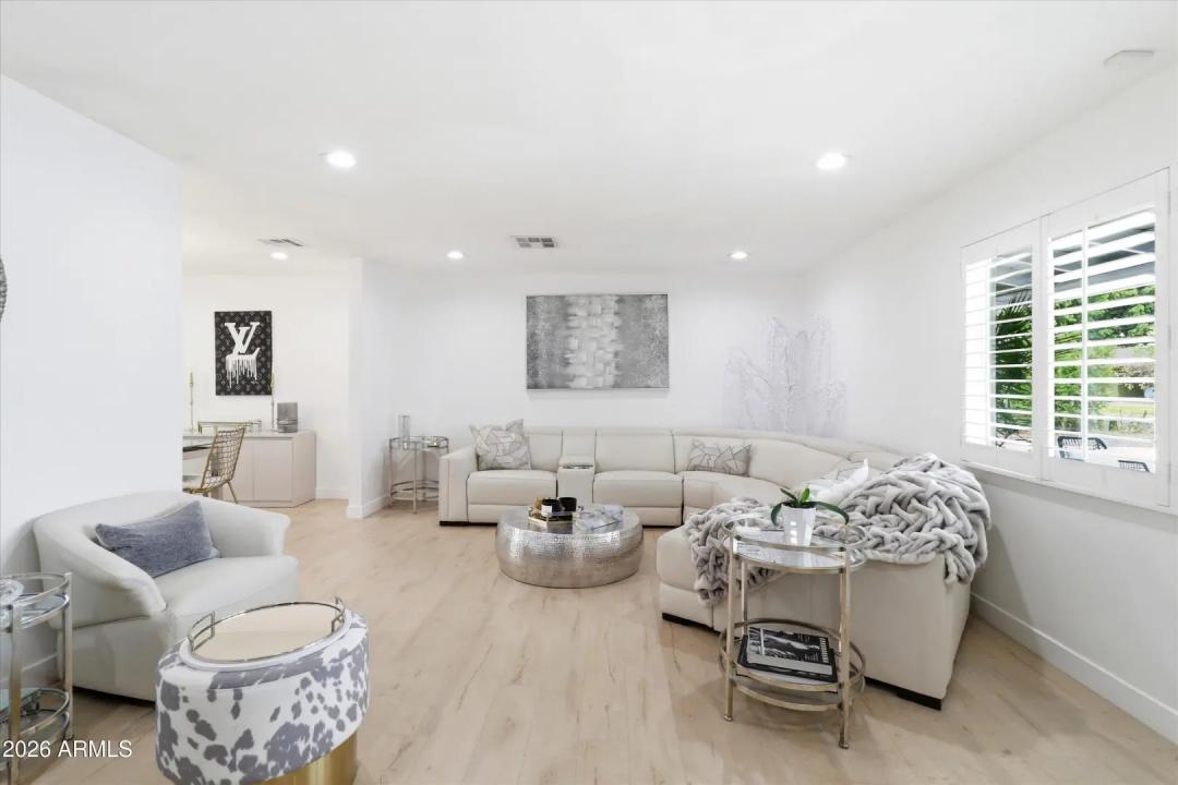 Real Estate Picture 13
