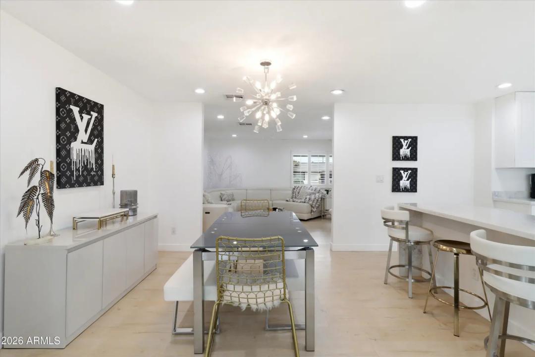 Real Estate Picture 11