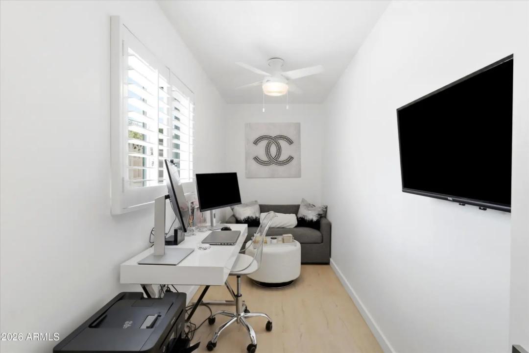 Real Estate Picture 18