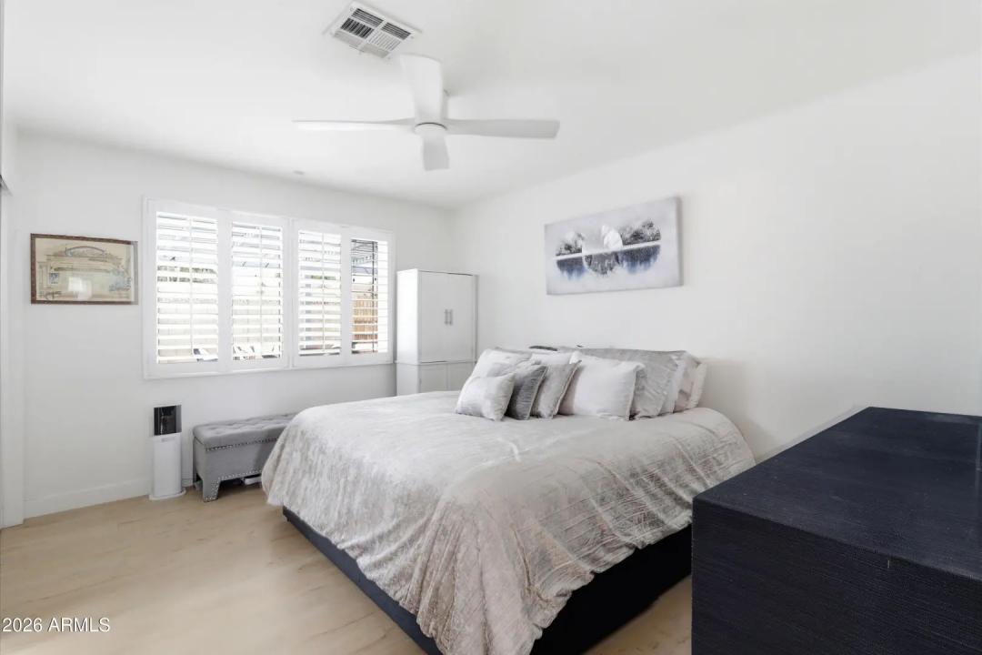Real Estate Picture 23
