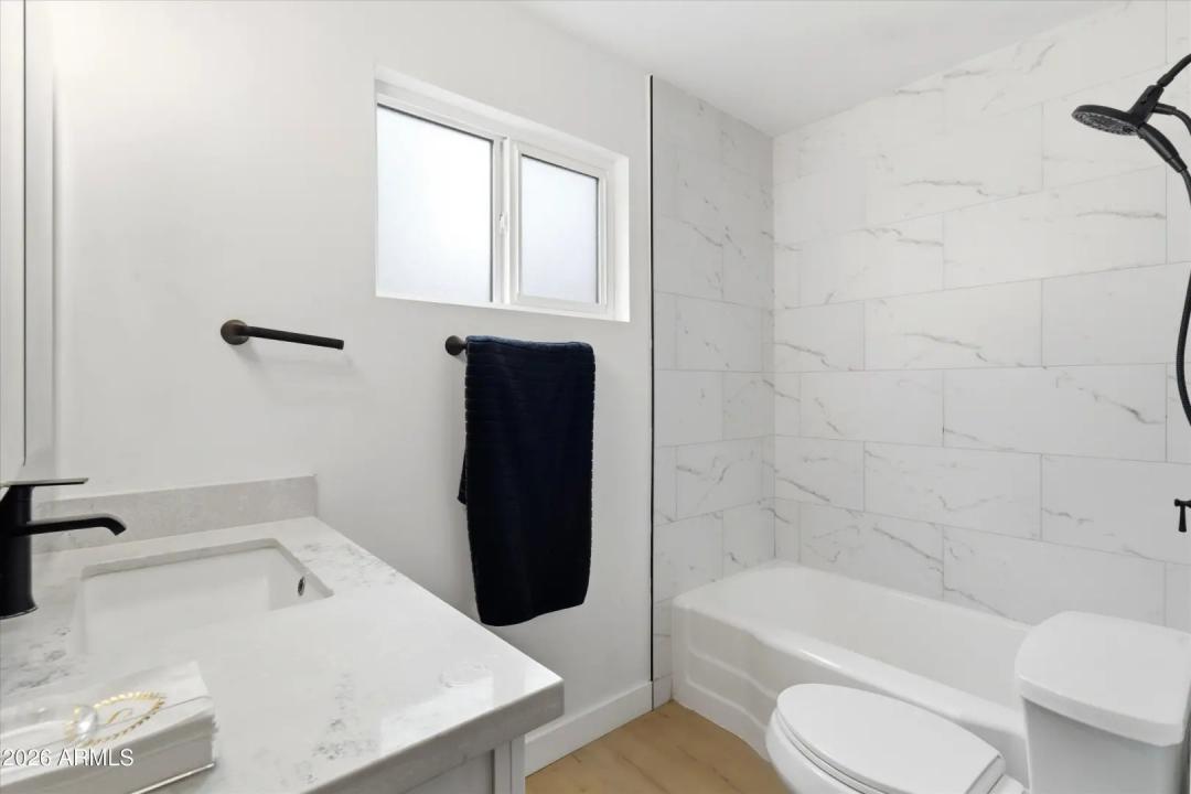 Real Estate Picture 20