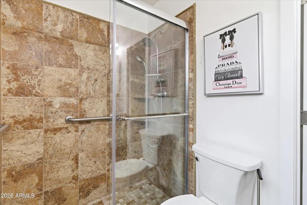 Real Estate Picture 24