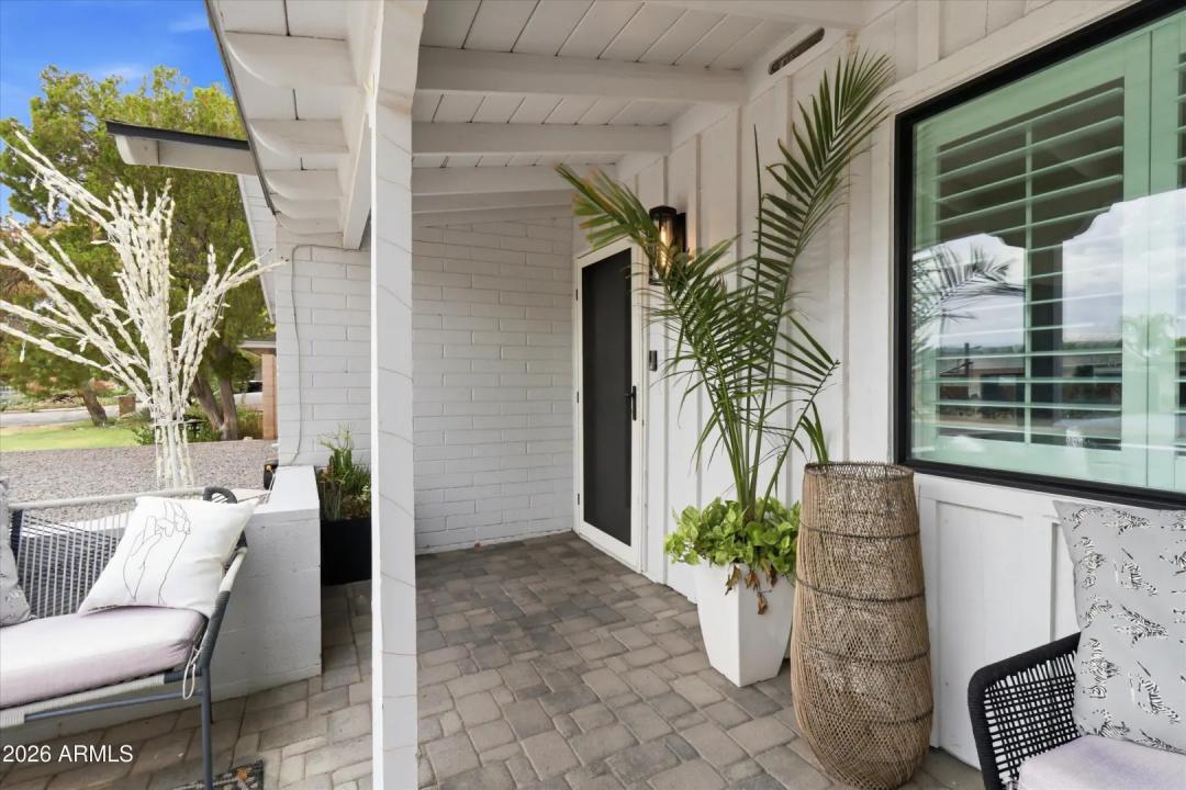 Real Estate Picture 5