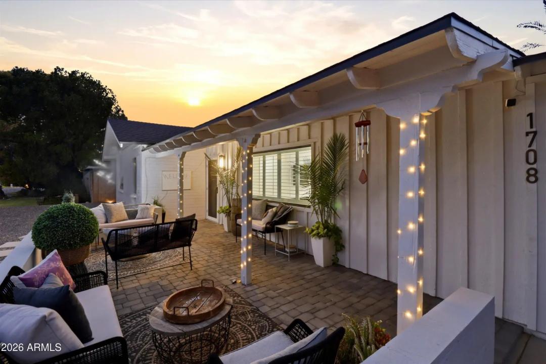 Real Estate Picture 4