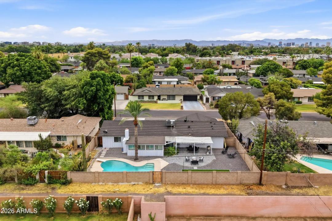 Real Estate Picture 32