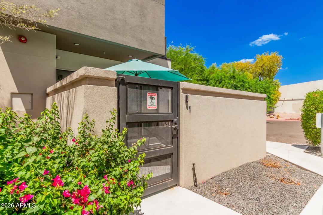 Real Estate Picture 3