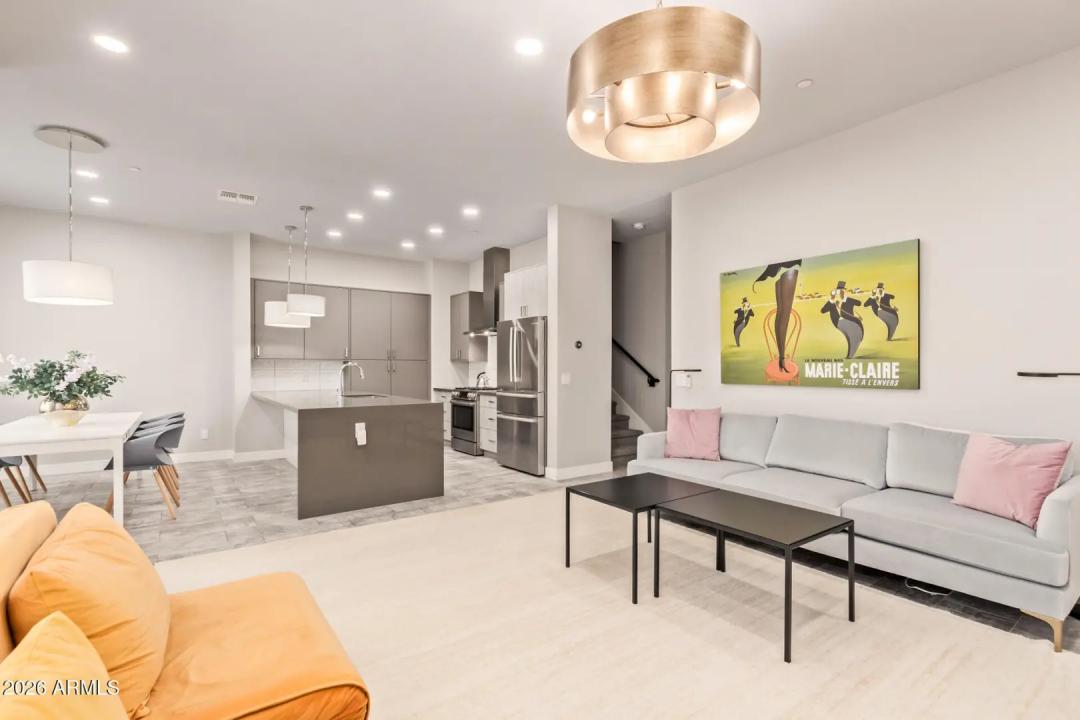 Real Estate Picture 7