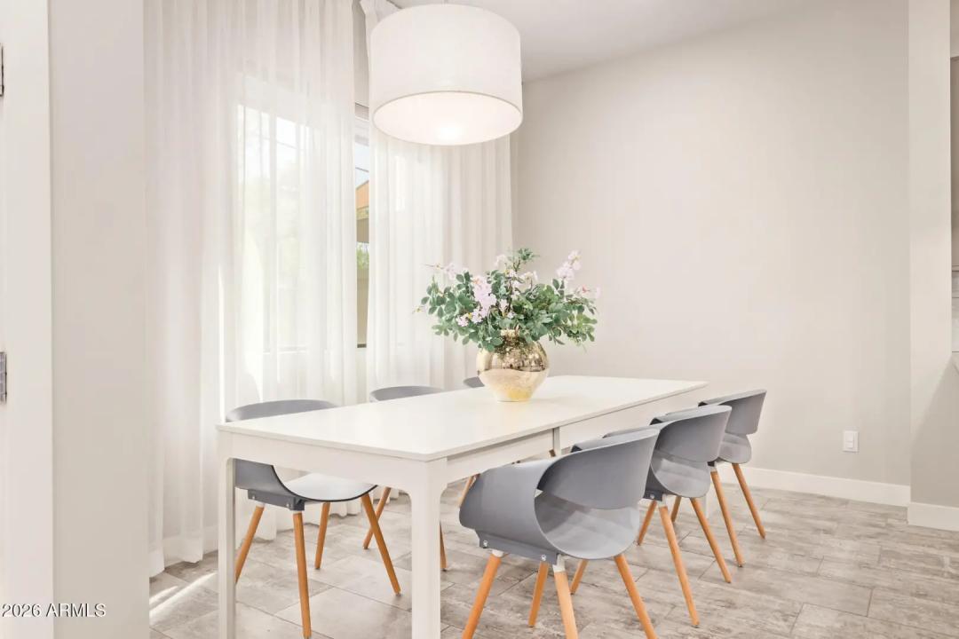Real Estate Picture 8