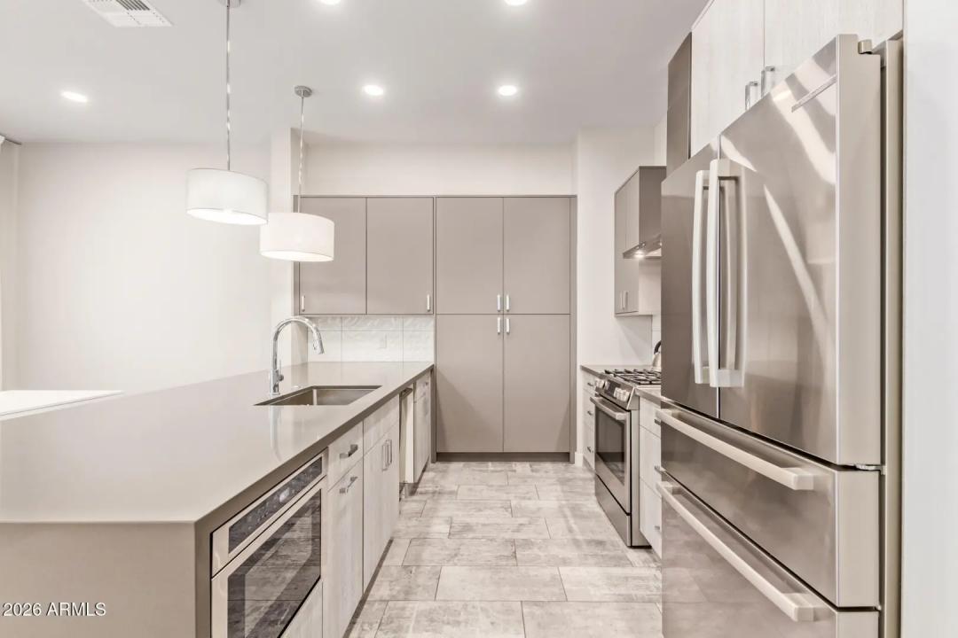 Real Estate Picture 9