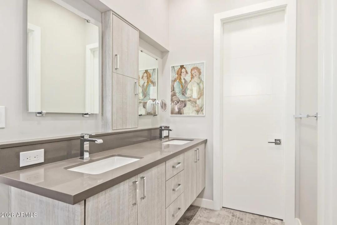 Real Estate Picture 15