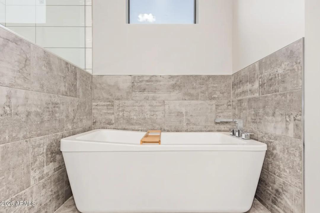 Real Estate Picture 17