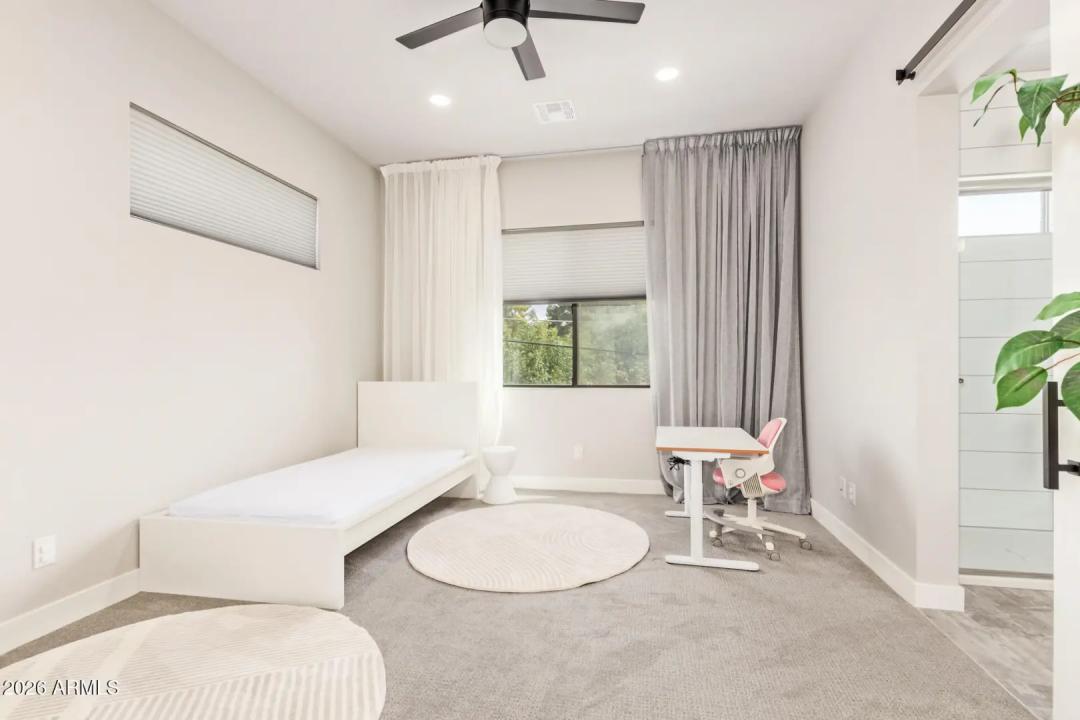 Real Estate Picture 20