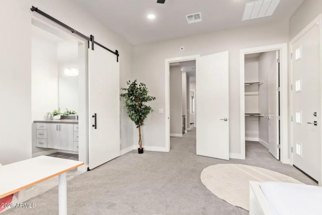 Real Estate Picture 21