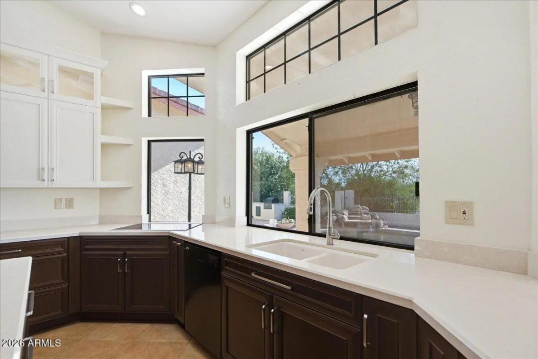 Real Estate Picture 33