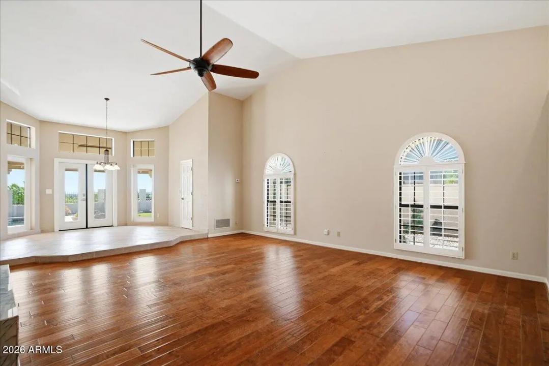 Real Estate Picture 7