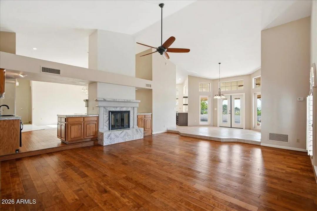 Real Estate Picture 5