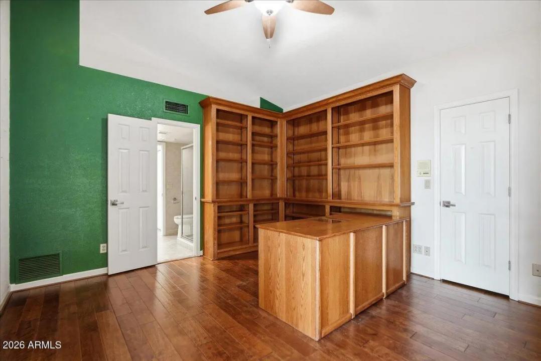 Real Estate Picture 11