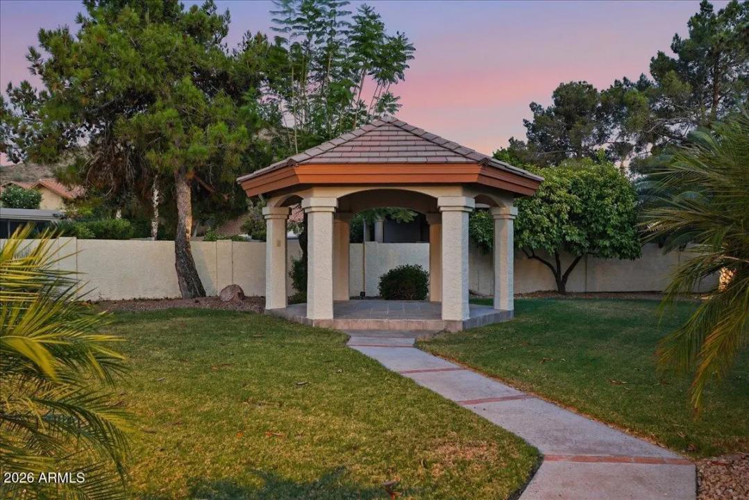 Real Estate Picture 13