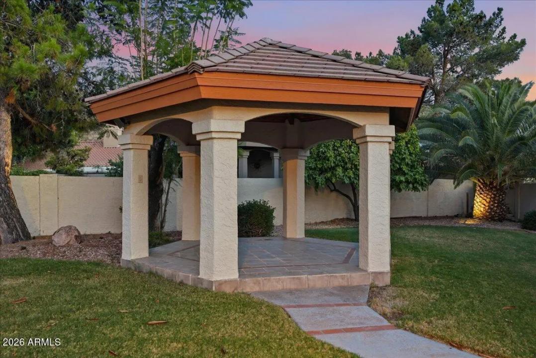 Real Estate Picture 90