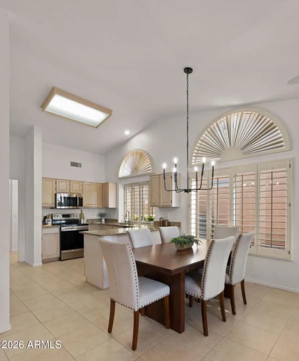 Real Estate Picture 6