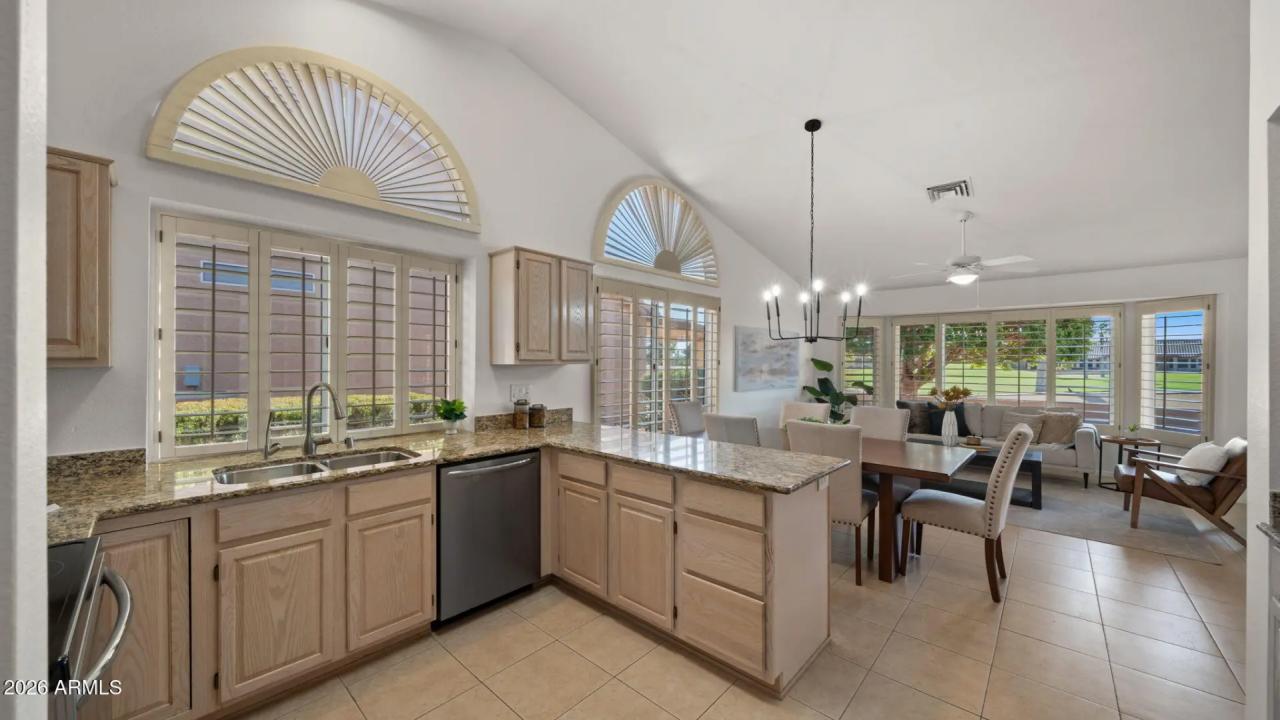 Real Estate Picture 8