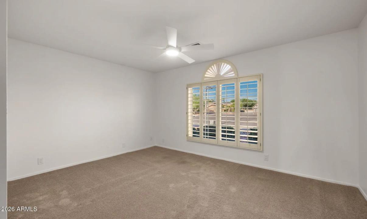 Real Estate Picture 11