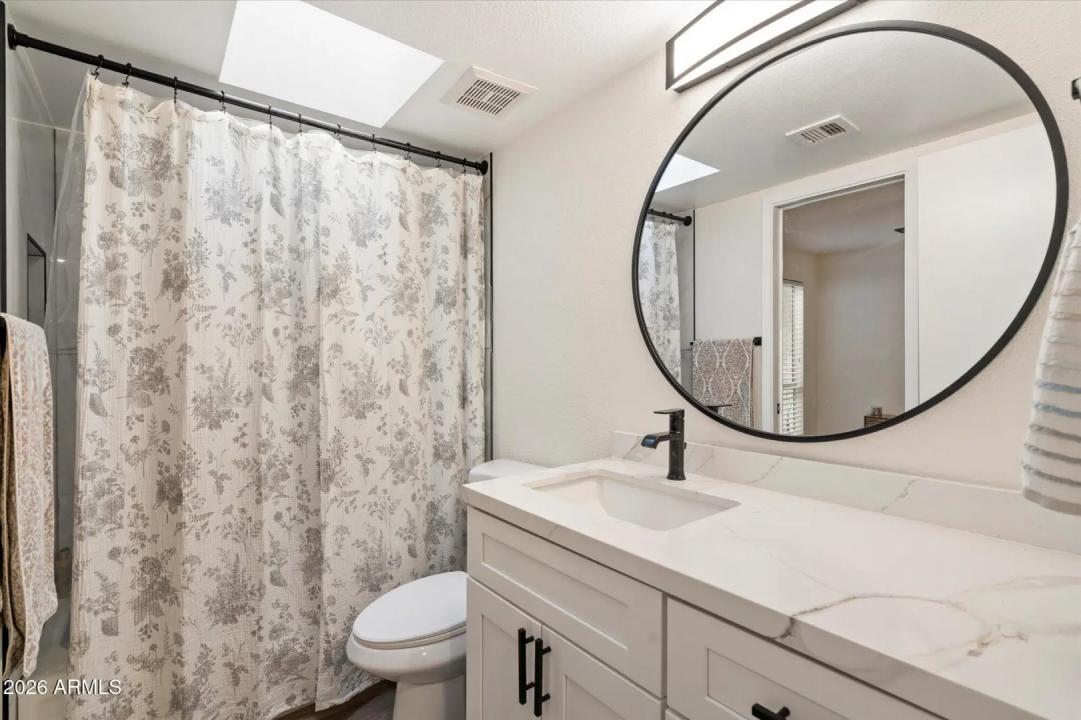 Real Estate Picture 12