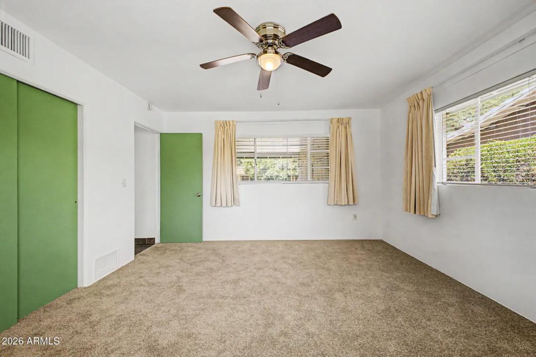Real Estate Picture 14