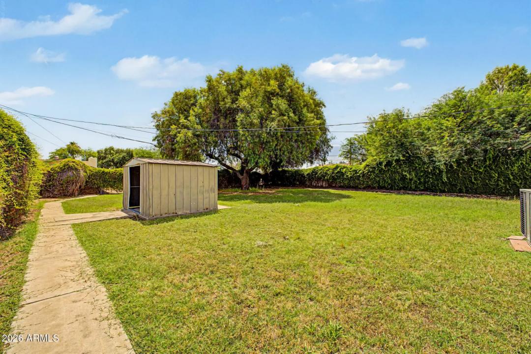 Real Estate Picture 22