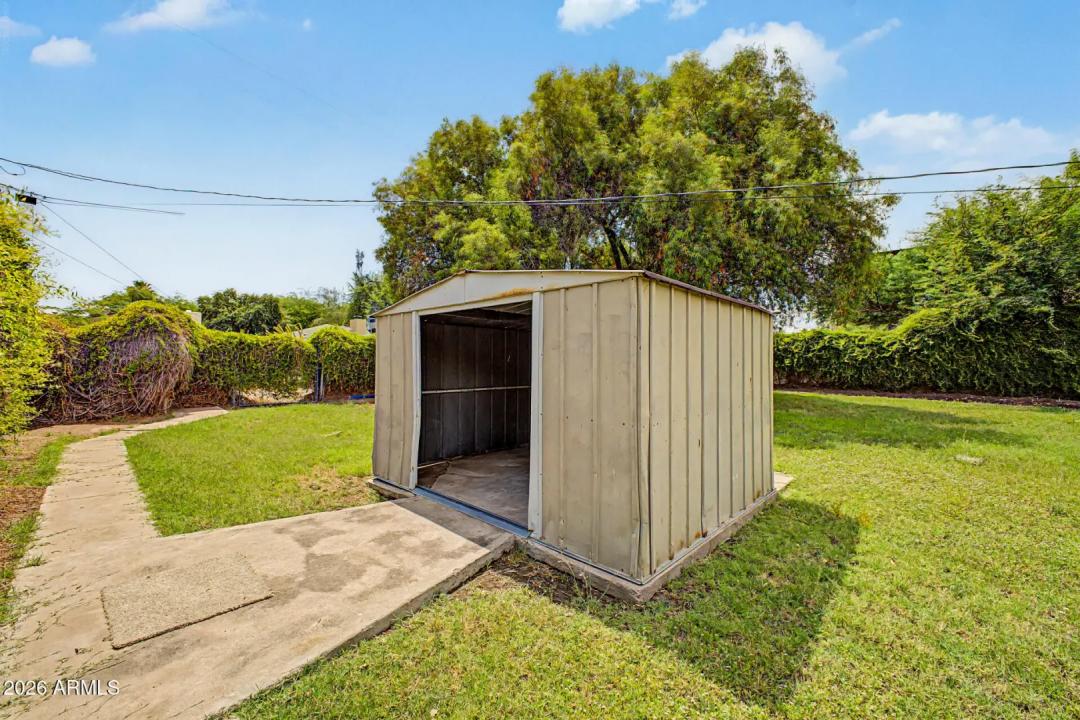Real Estate Picture 23