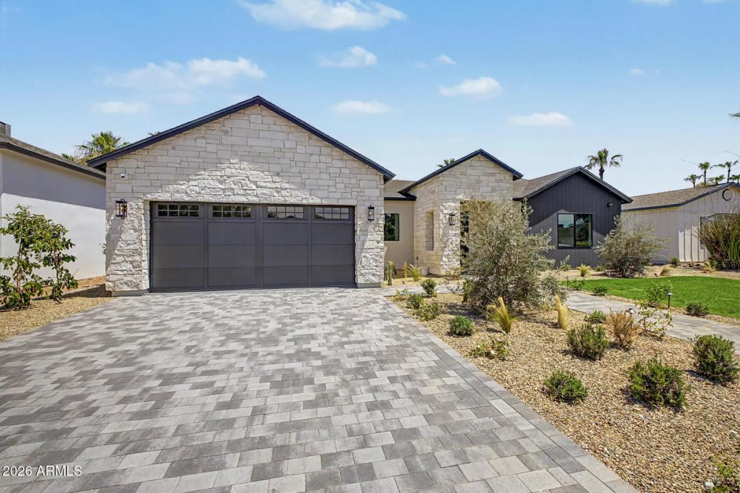 Real Estate Picture 3