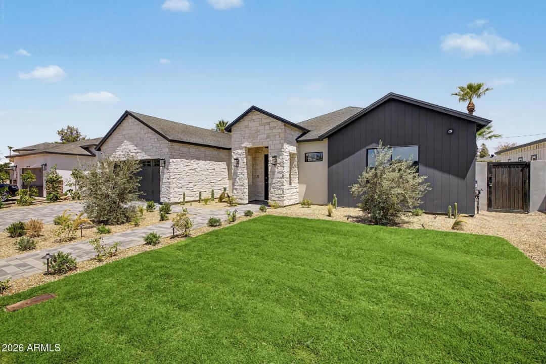 Real Estate Picture 5