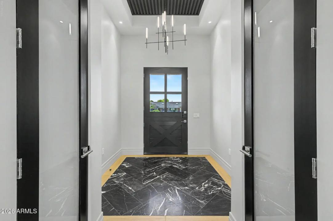 Real Estate Picture 7