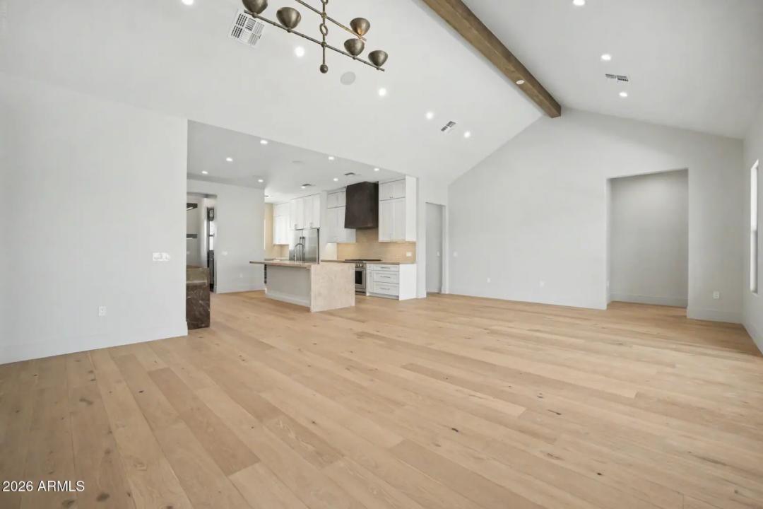 Real Estate Picture 10