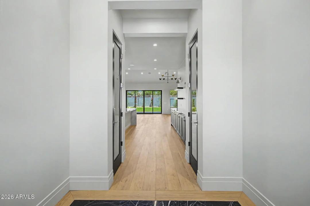 Real Estate Picture 8