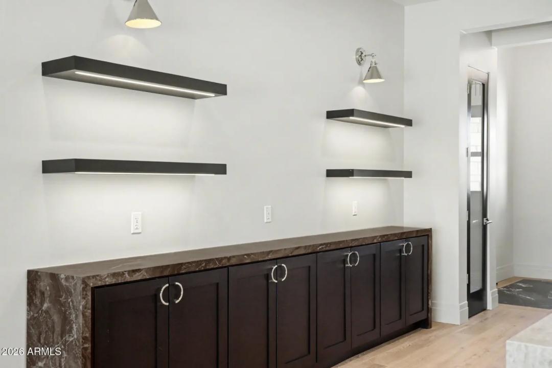 Real Estate Picture 29