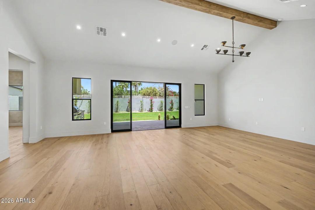 Real Estate Picture 30