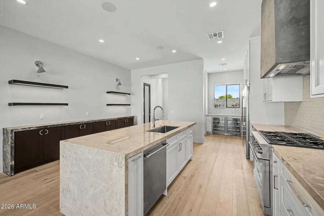 Real Estate Picture 38