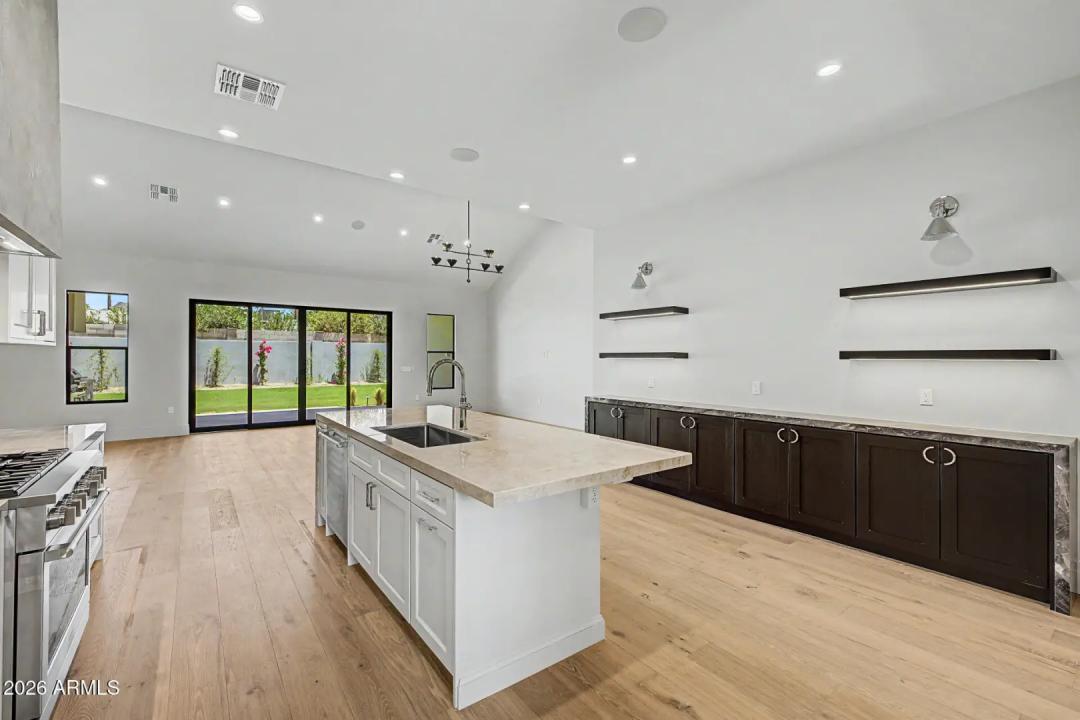 Real Estate Picture 39