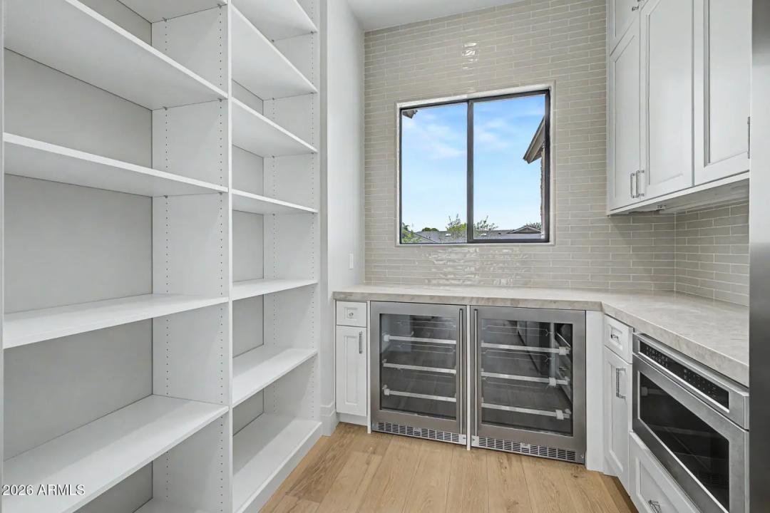 Real Estate Picture 43