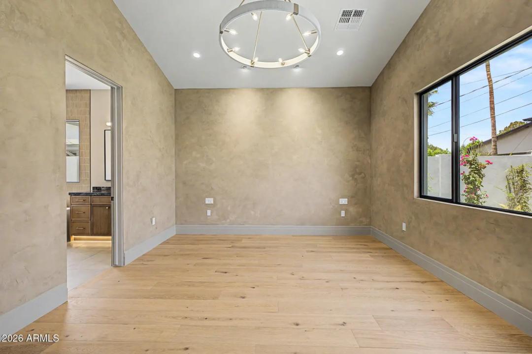 Real Estate Picture 48