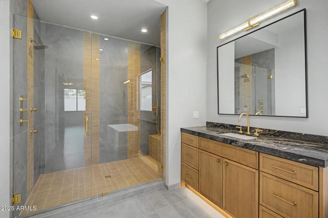 Real Estate Picture 50