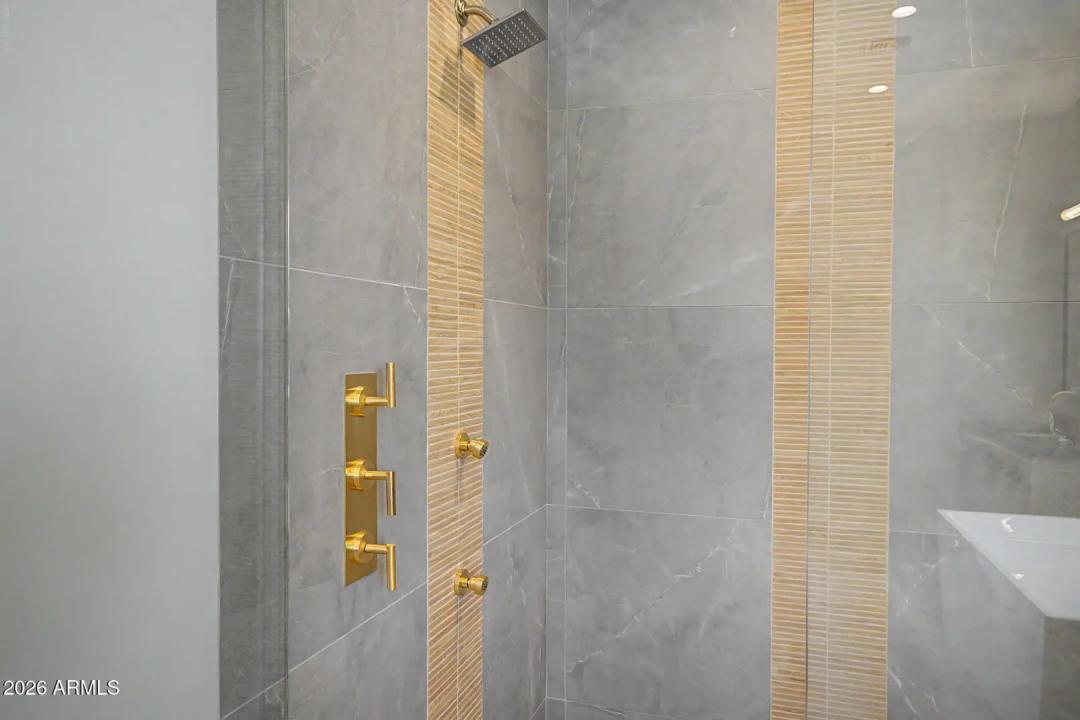 Real Estate Picture 54